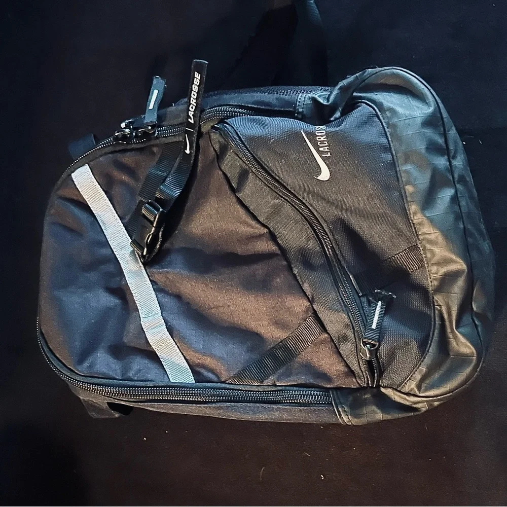 Nike Black Duffel Bag for Sports - Picture 2 of 6